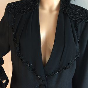 SEXY NECKLINE: 2-Piece Black Formal Women's Suit